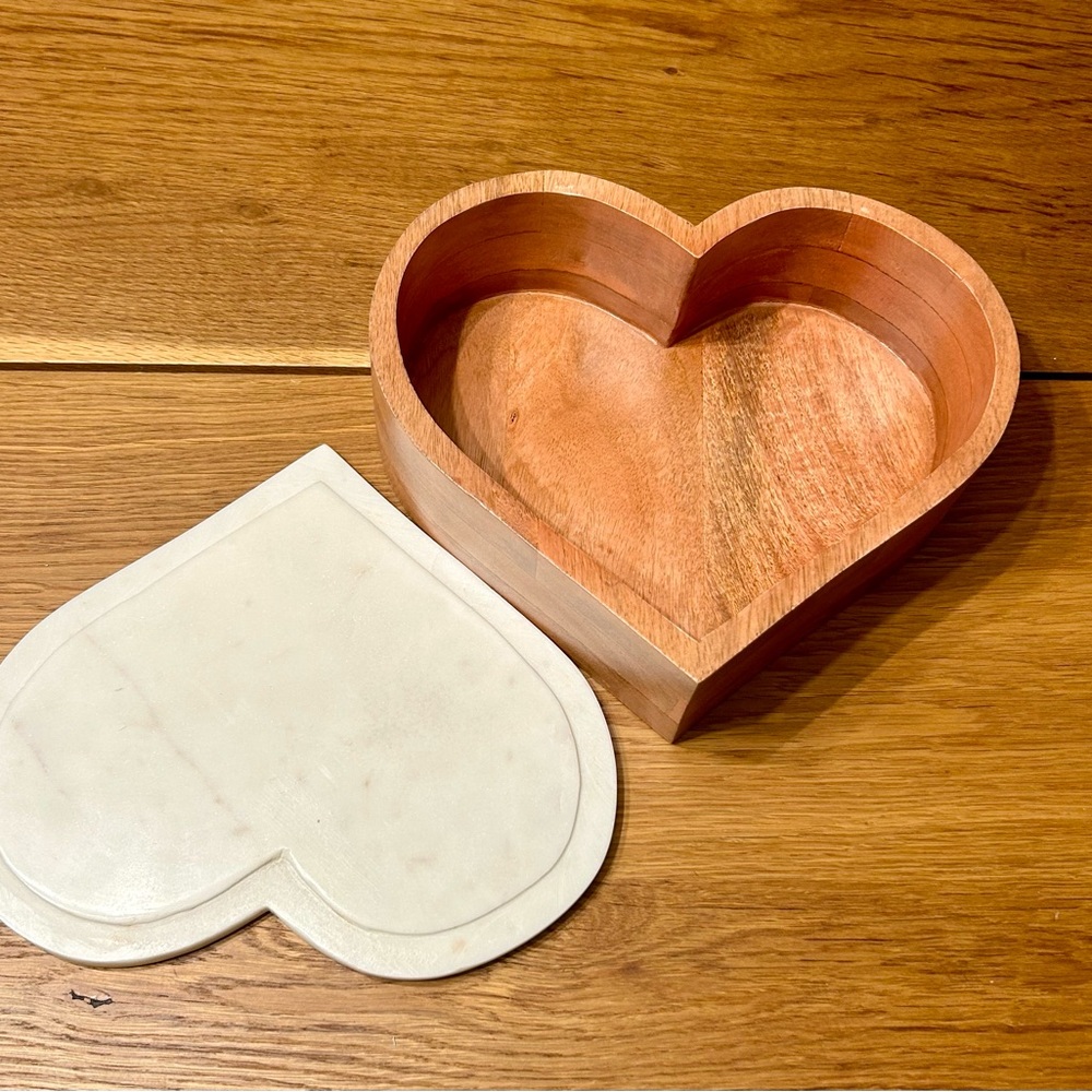 New! 10” Marble And Wood Heart Box Genuine Marble - Picture 6 of 11